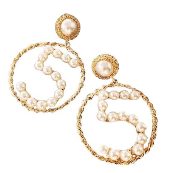 Gold White Pearl Baroque Chic Paris Nr 5 Coco Elegant Women's Hoop Drop Earrings